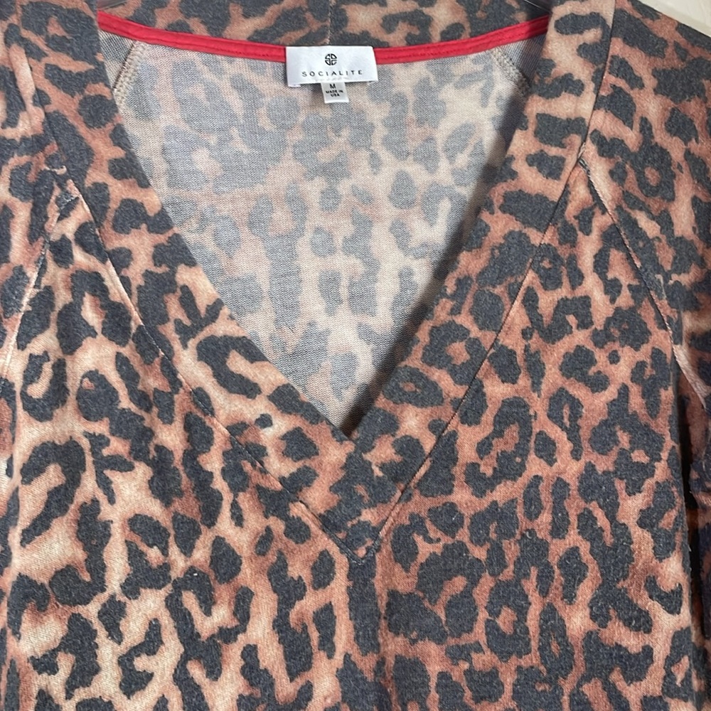 Very Soft Leopard Sweater - Picture 3 of 5